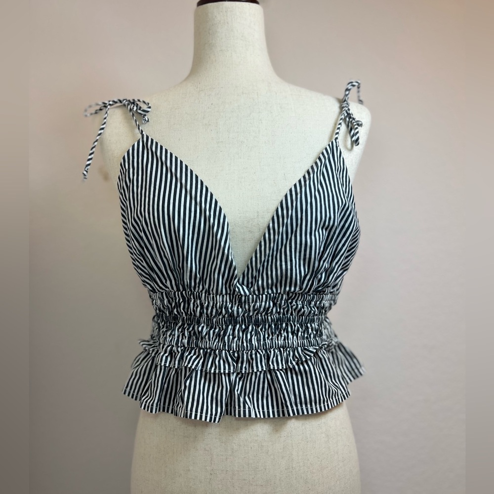 Sim &‎ Sam Crop Top Womens L Black White Striped Sleeveless Ruched V neck